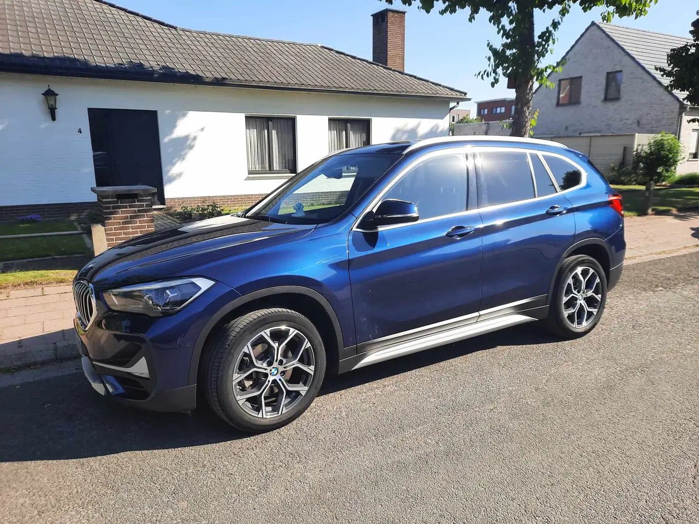 BMW X1 X1 sDrive18i Aut. Bleu - 2
