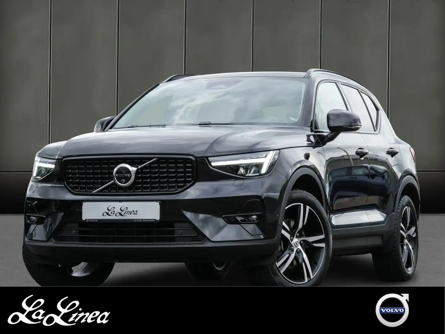 Volvo XC40 Plus B4 Memory/360 Zwart - 1