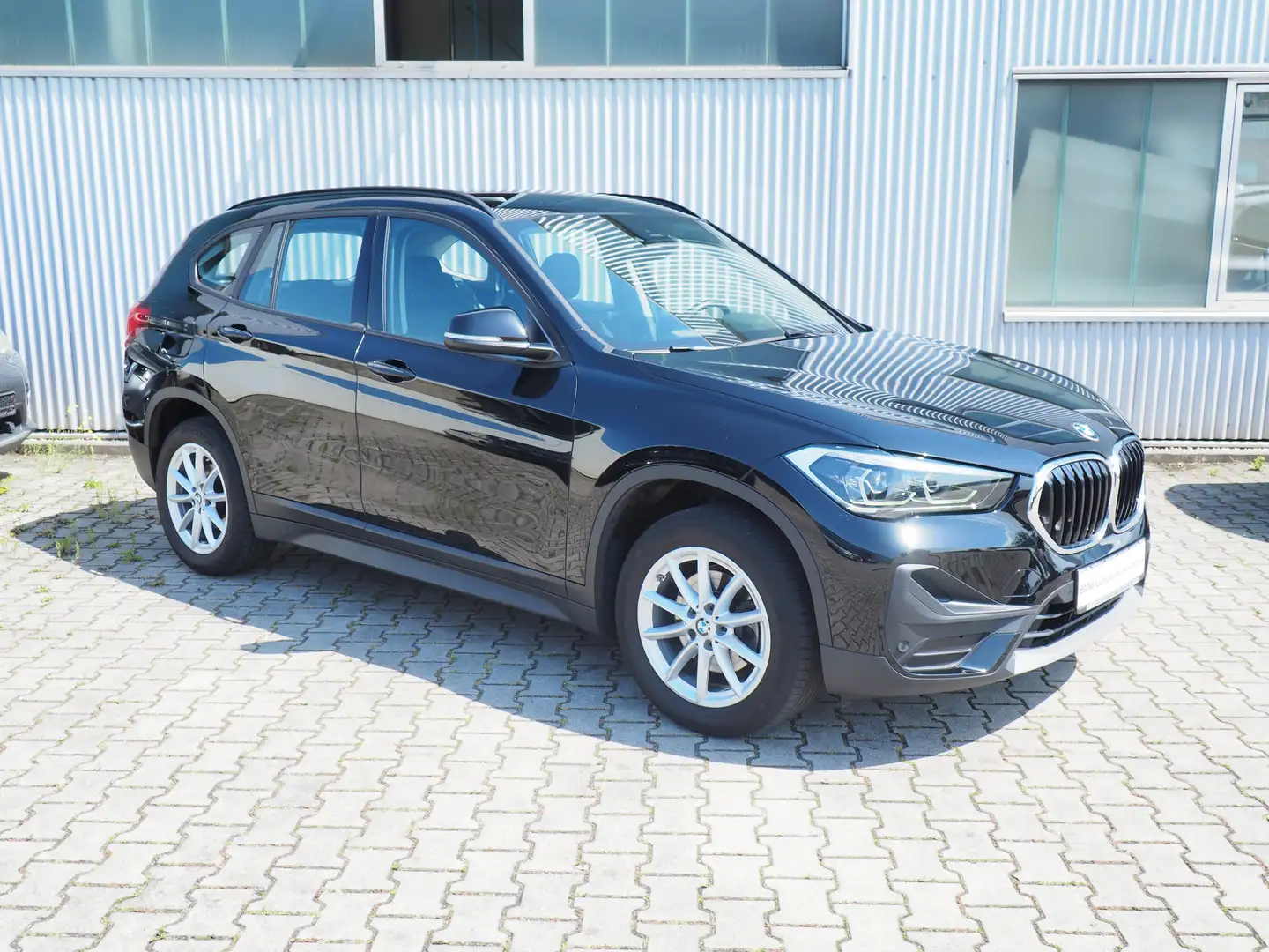 BMW X1 sDrive18i Aut. Advantage*LED*Navi*Kamera*Sportsitz Noir - 1