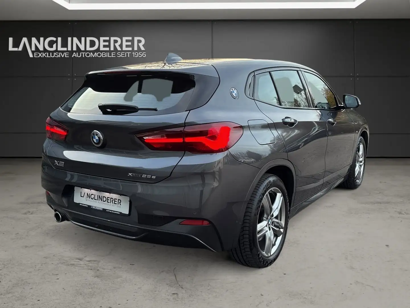 BMW X2 xDrive25e M Sportpaket Grau - 2