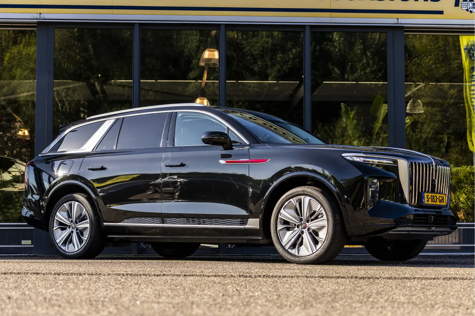 Hongqi E-HS9 Business 84 kWh Schwarz - 1