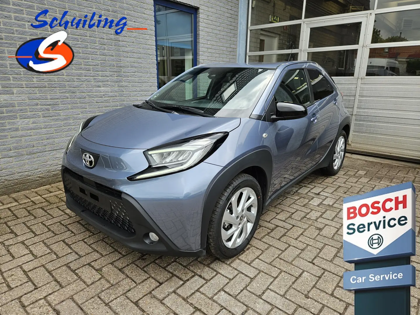 Toyota Aygo X 1.0 VVT-i MT Active Inclusief Afleveringskosten Grijs - 1