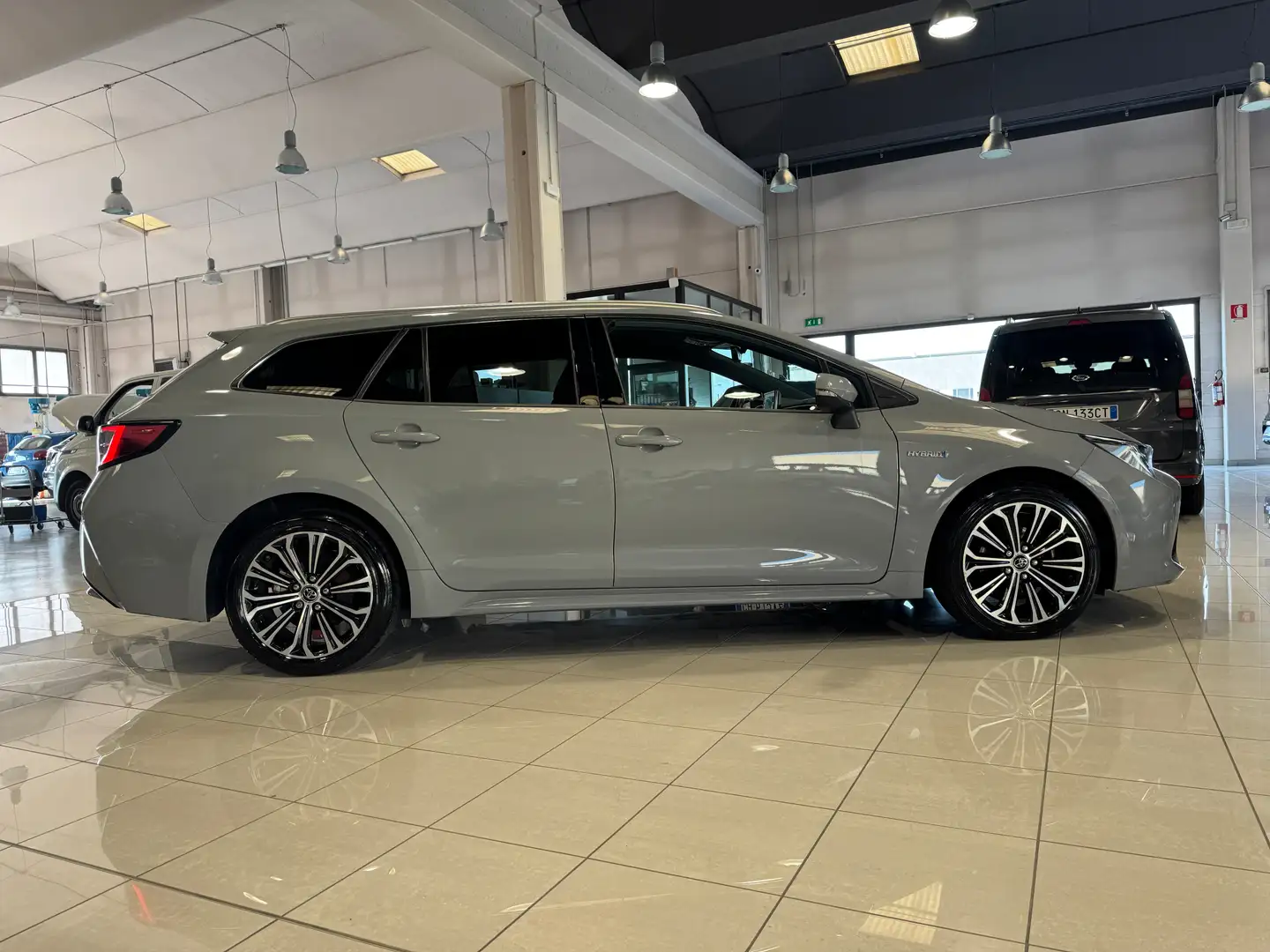 Toyota Corolla Touring Sports 1.8 Hybrid Style PRONTA IN SEDE Grey - 2