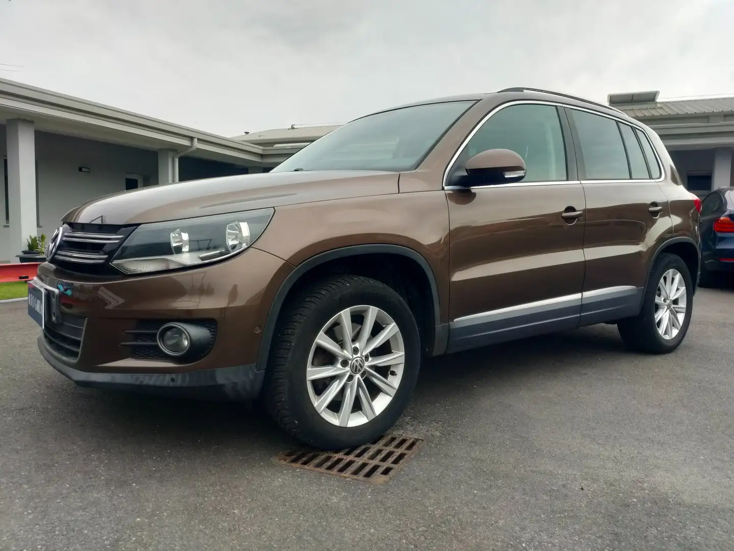 Volkswagen Tiguan 2.0 tdi Track 4x4 neopatentati 95000km Marrone - 1