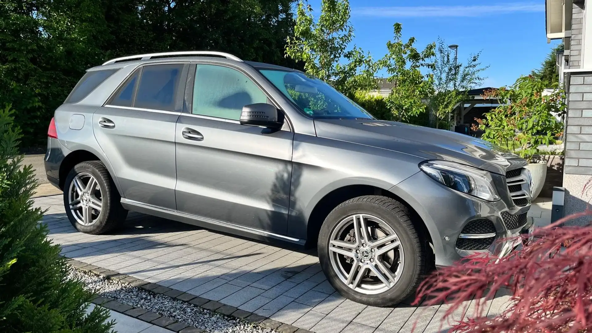 Mercedes-Benz GLE 350 GLE 350 d 4Matic 9G-TRONICExclusive Grau - 1