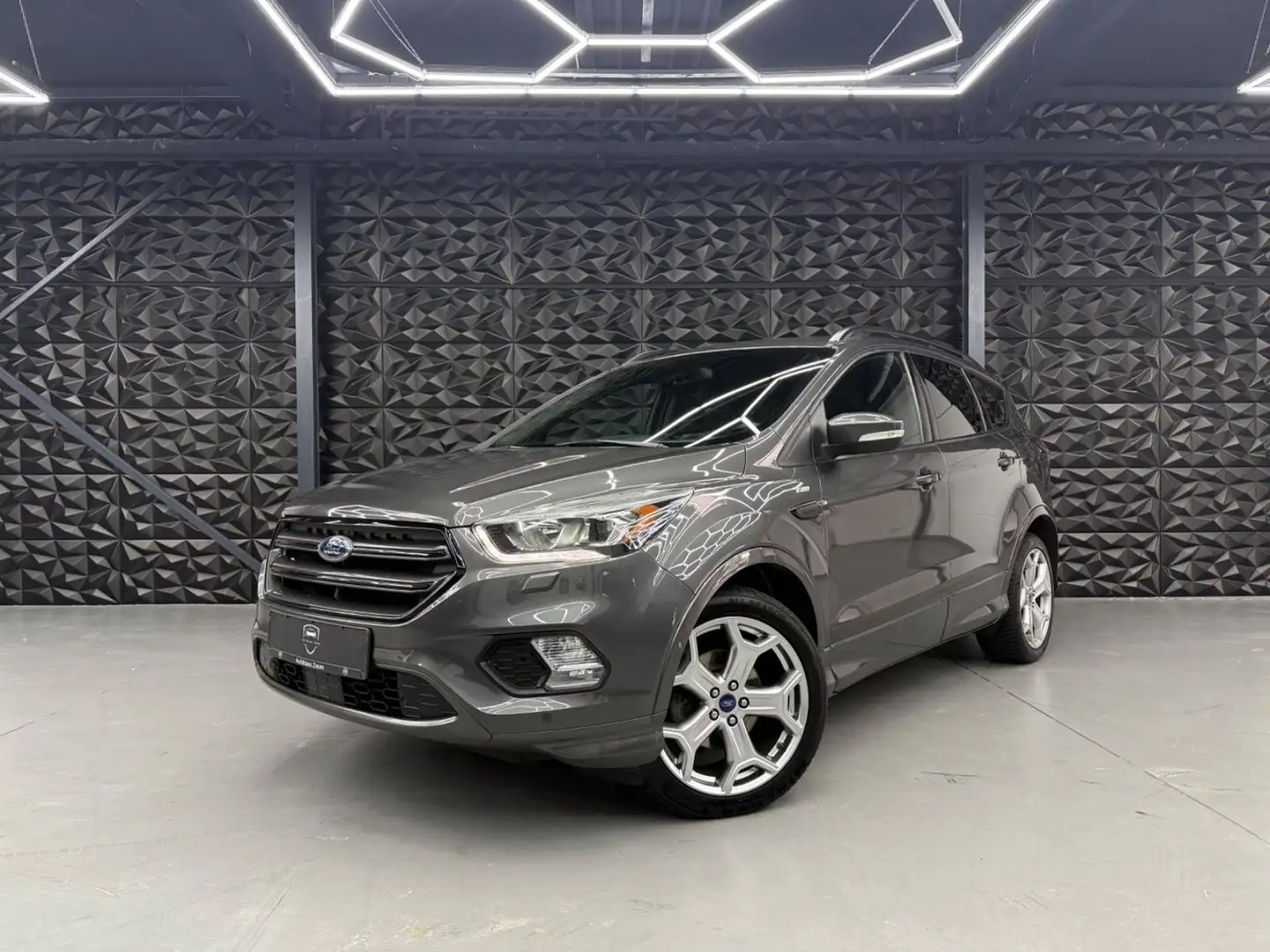 Ford Kuga ST-Line 1HD AHK/NAVI/KAM/19°ZOLL/AMBI/WIFI Grey - 1