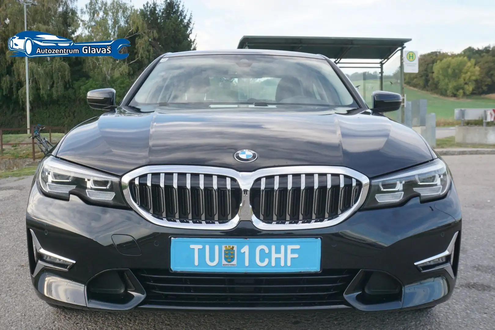BMW 320 - 320 ix Allrad Schwarz - 1