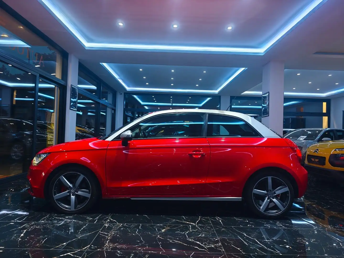 Audi A1 ABT NAVI AUTOMATIK SHZ MFL Red - 1