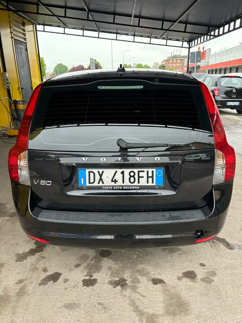 Volvo V50 1.8 Momentum trifuel drive Gpl Чорний - 2