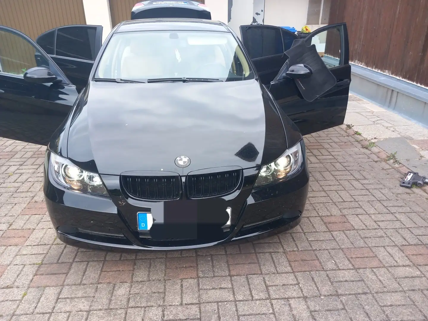BMW 320 320i Aut. Black - 1