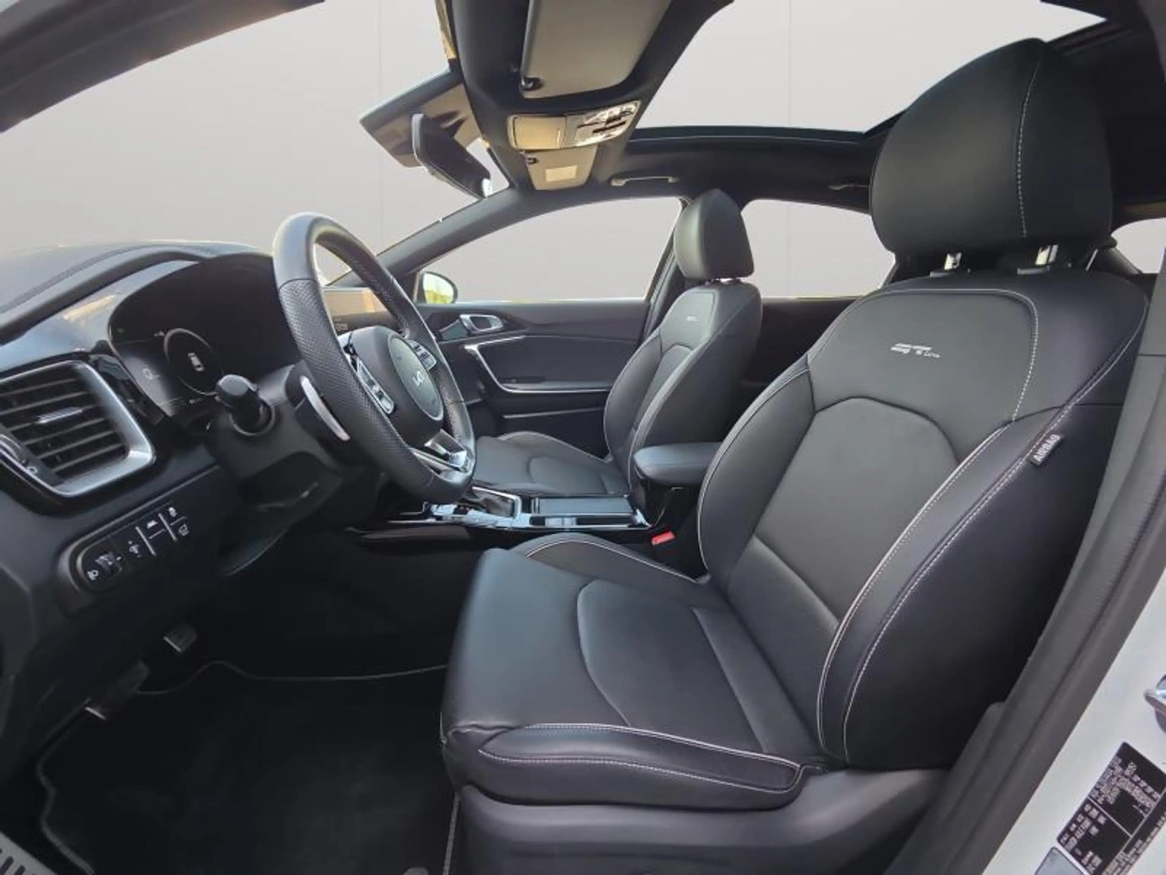 Kia XCeed GT Line / Essence — photo 12