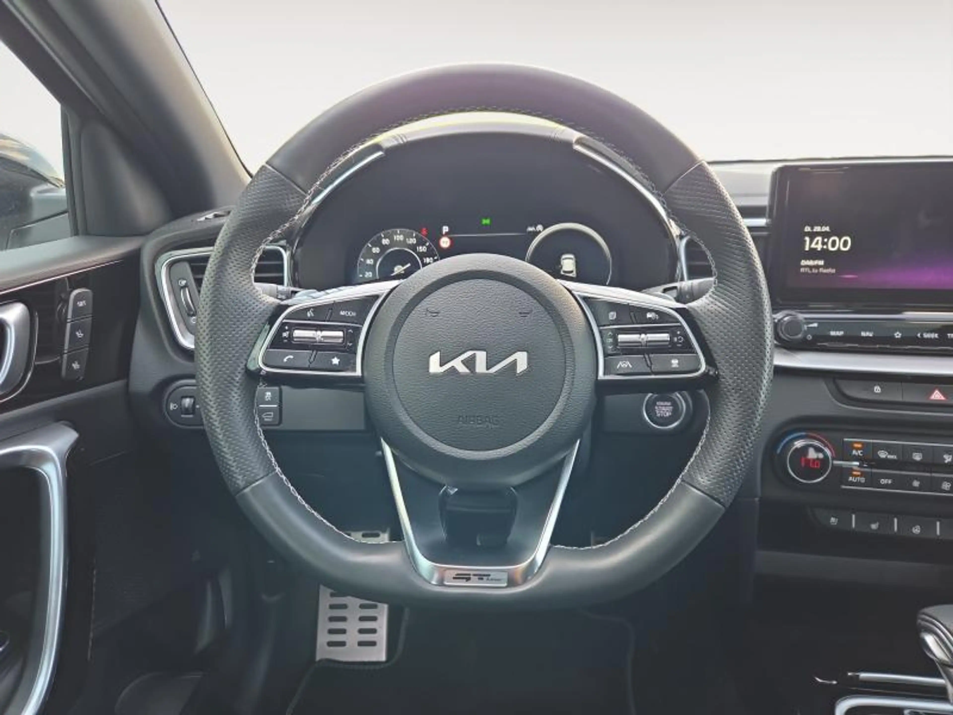 Kia XCeed GT Line / Essence — photo 14