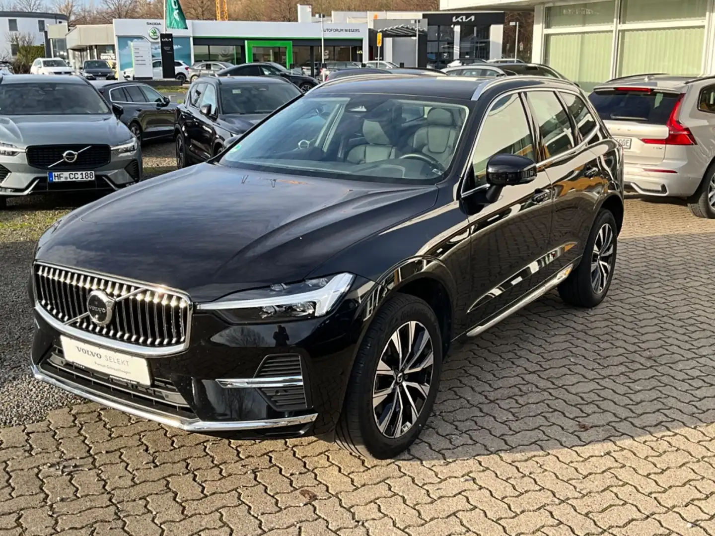 Volvo XC60 B4 Plus Bright 2WD Schwarz - 1