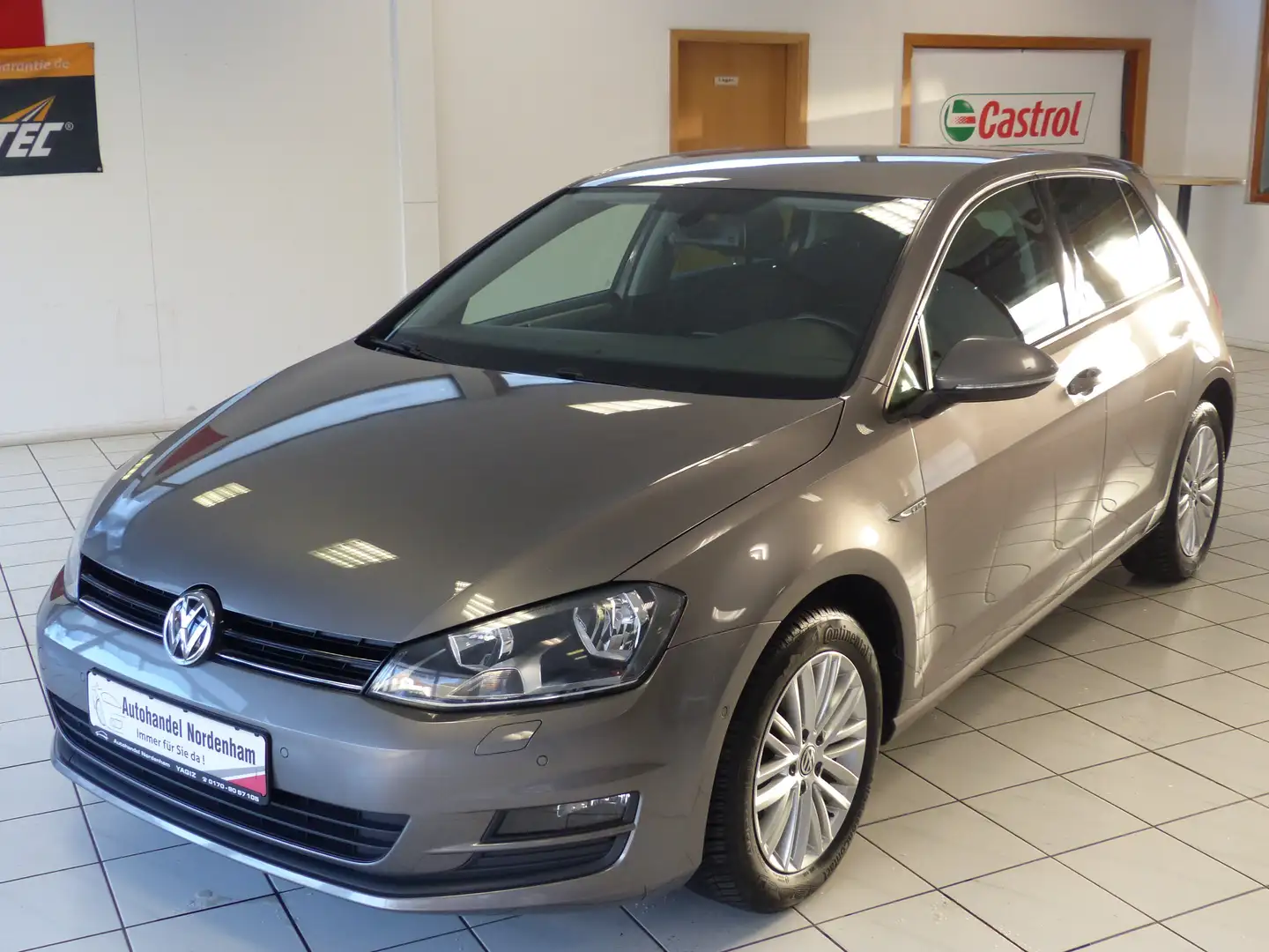 Volkswagen Golf 1.2 TSI Cup BMT*KLIMA*SHZ*TÜV 12/2026* Grau - 2