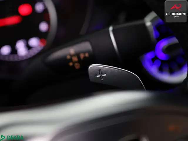 Mercedes-Benz C-Class view 15