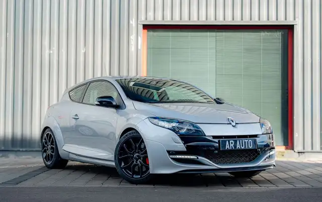 Renault Megane Mégane 3 RS CUP PH2 2.0 265 CH Chassis Roues hiver Entretien complet Distribution 12-25 Disques plaquettes neufs