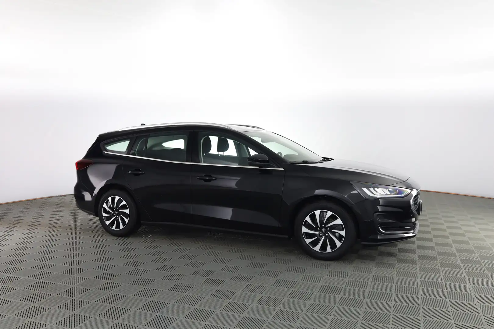 Ford Focus 1.5 EcoBlue 115 CV aut. SW Titanium Edition Schwarz - 2