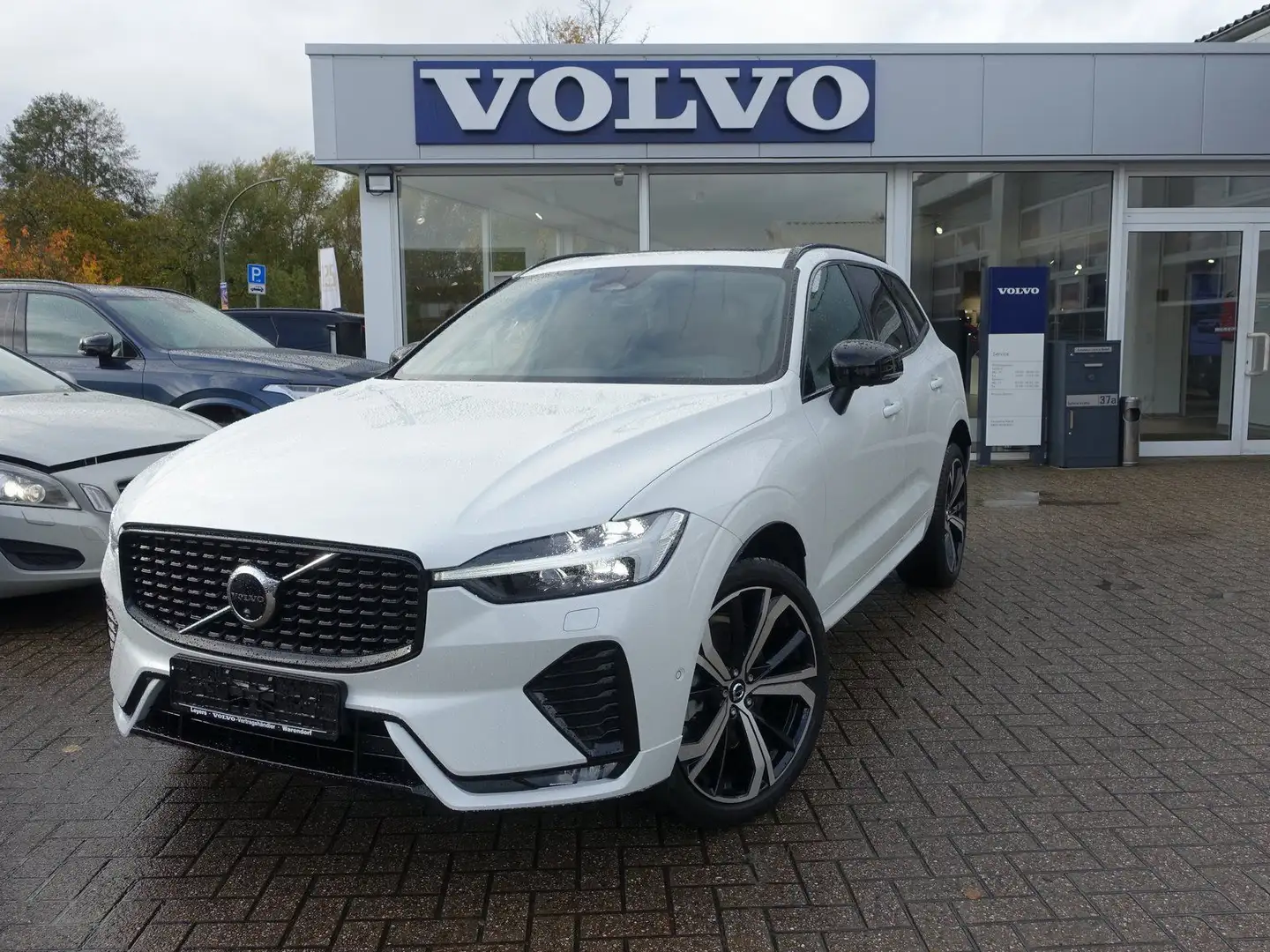 Volvo XC60 Plus B5 AWD/Four-C/AHK/HeadUp/360°Cam/Pano Wit - 1
