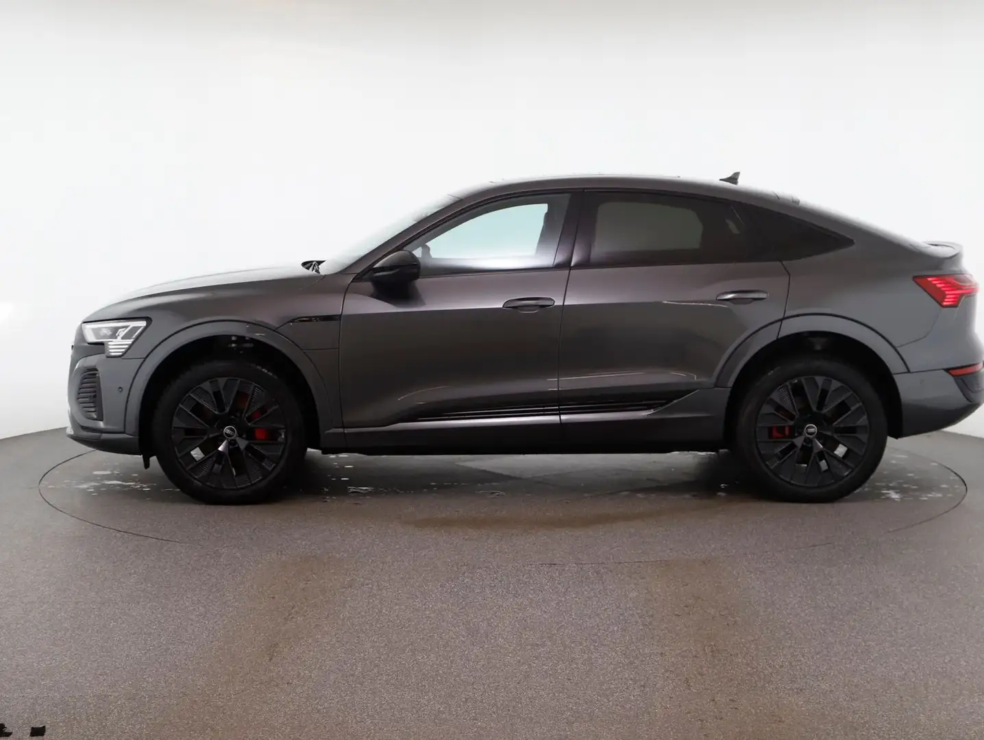 Audi Q8 e-tron 55 quattro S line Grau - 2