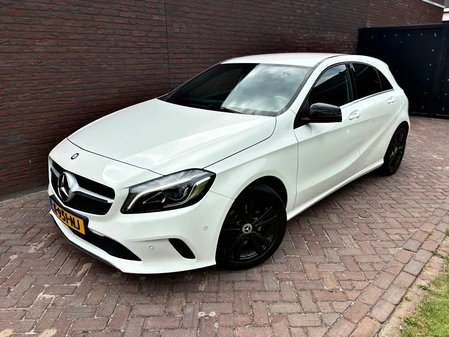 Mercedes-Benz A 160 Automaat Navi Camera Wit - 1