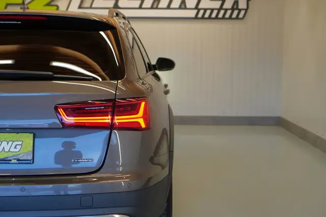 Audi A6 view 6