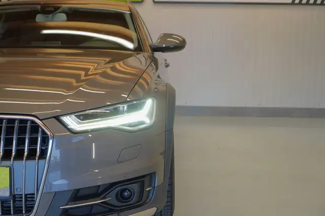 Audi A6 view 10