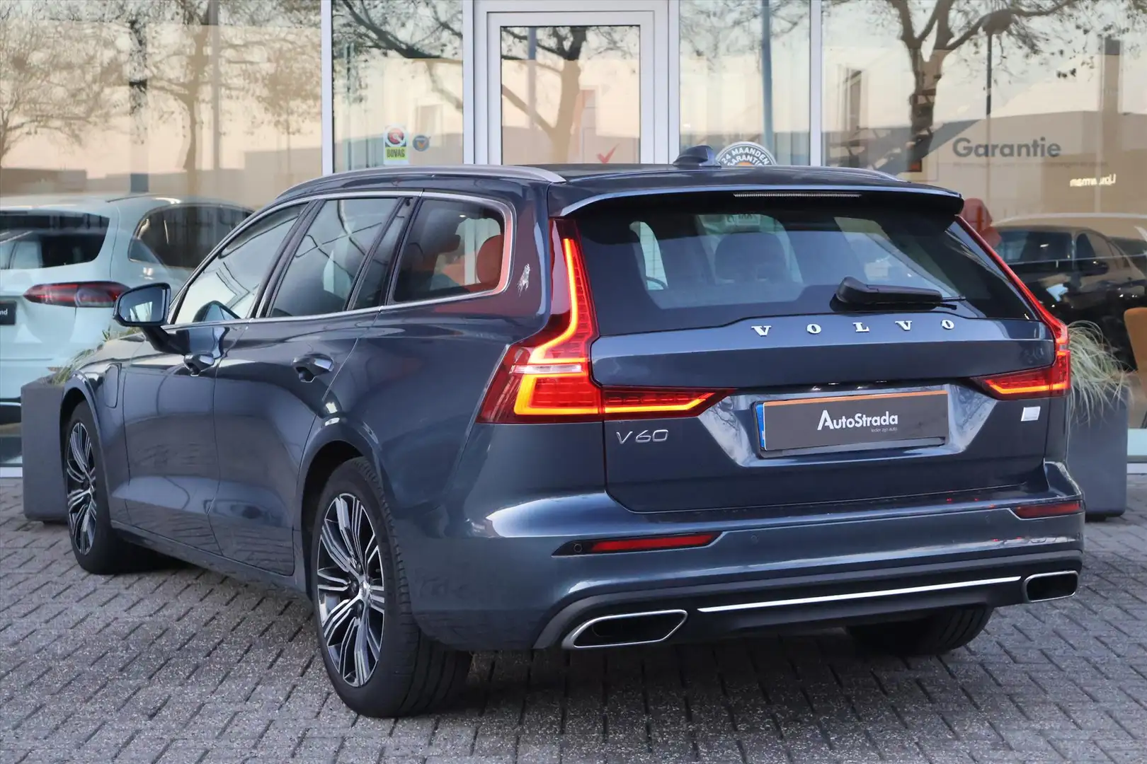 Volvo V60 T6 Business Pro Twin Engine 340pk AWD | Camera | A Bleu - 2