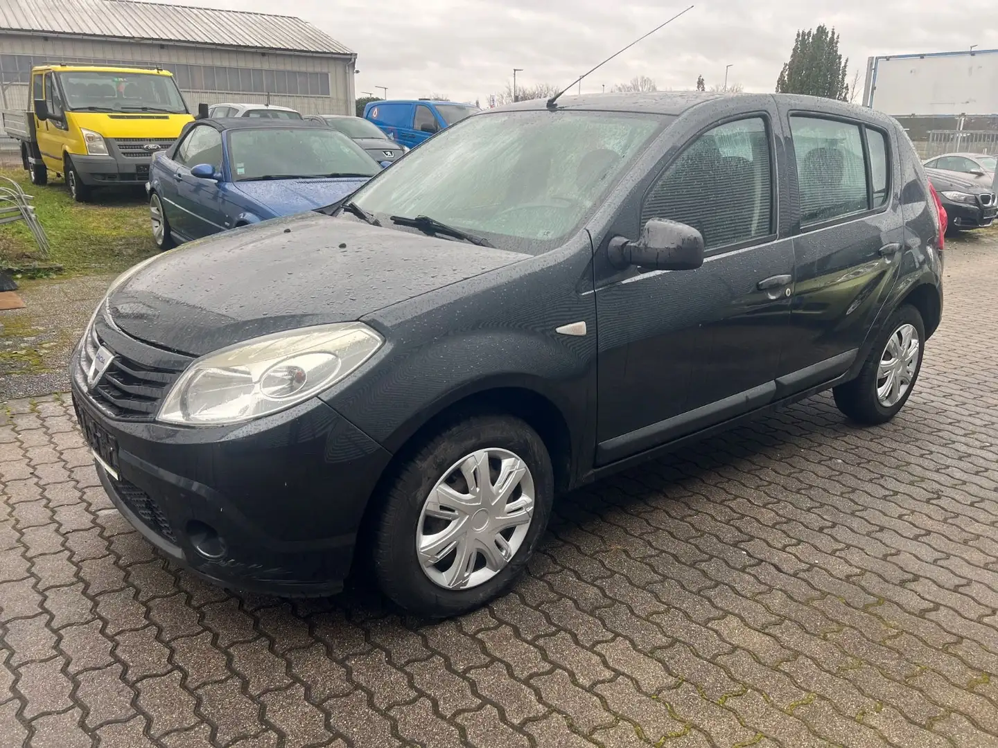 Dacia Sandero 1.5 dCi Eco2 Lauréate 50kW KLIMA 1 HAND Grau - 1