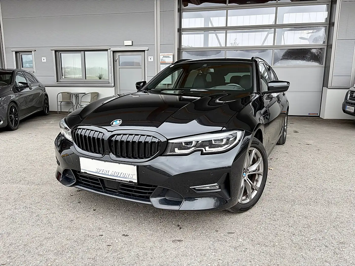 BMW 320 e PHEV xDrive Touring Aut. Schwarz - 1