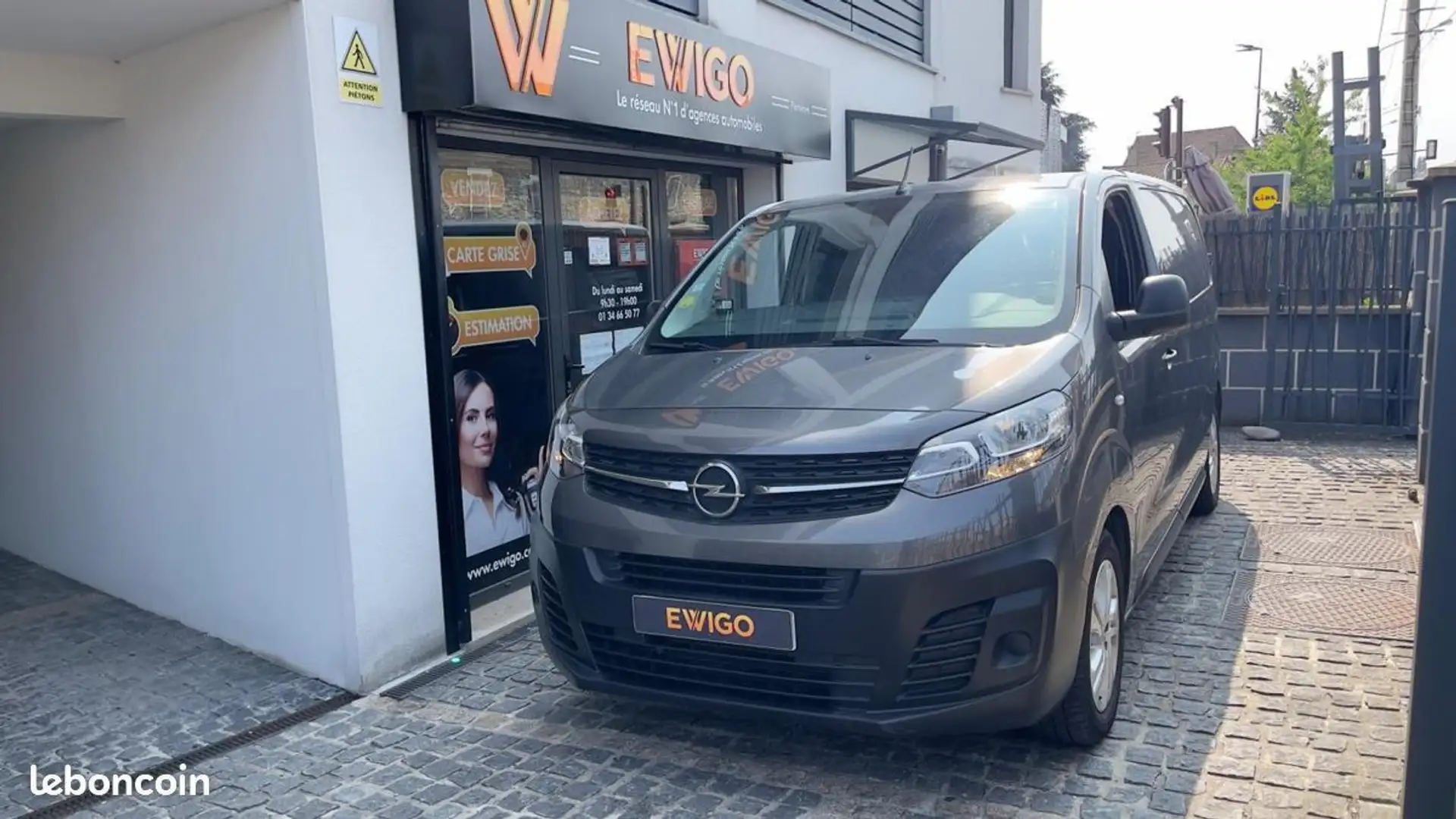 Opel Vivaro VU FOURGON 2.0 D 150ch L2 Grijs - 1