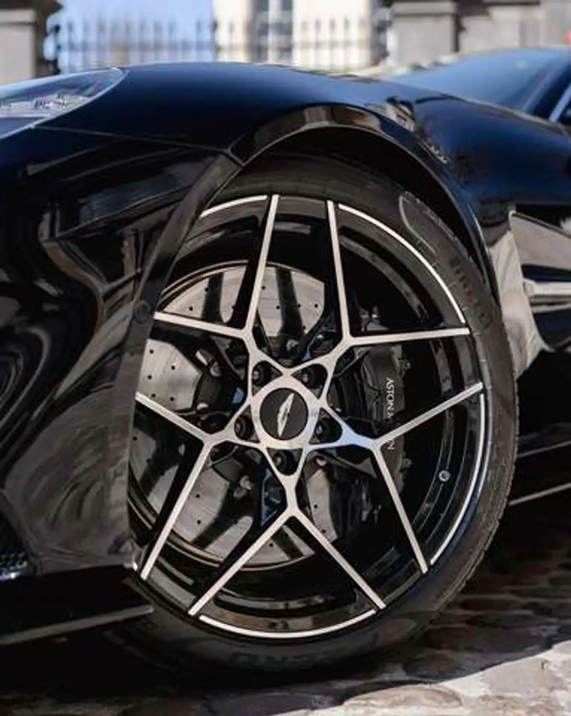 애스턴마틴 뱅퀴시 Coupe 2025 블랙 사진 6