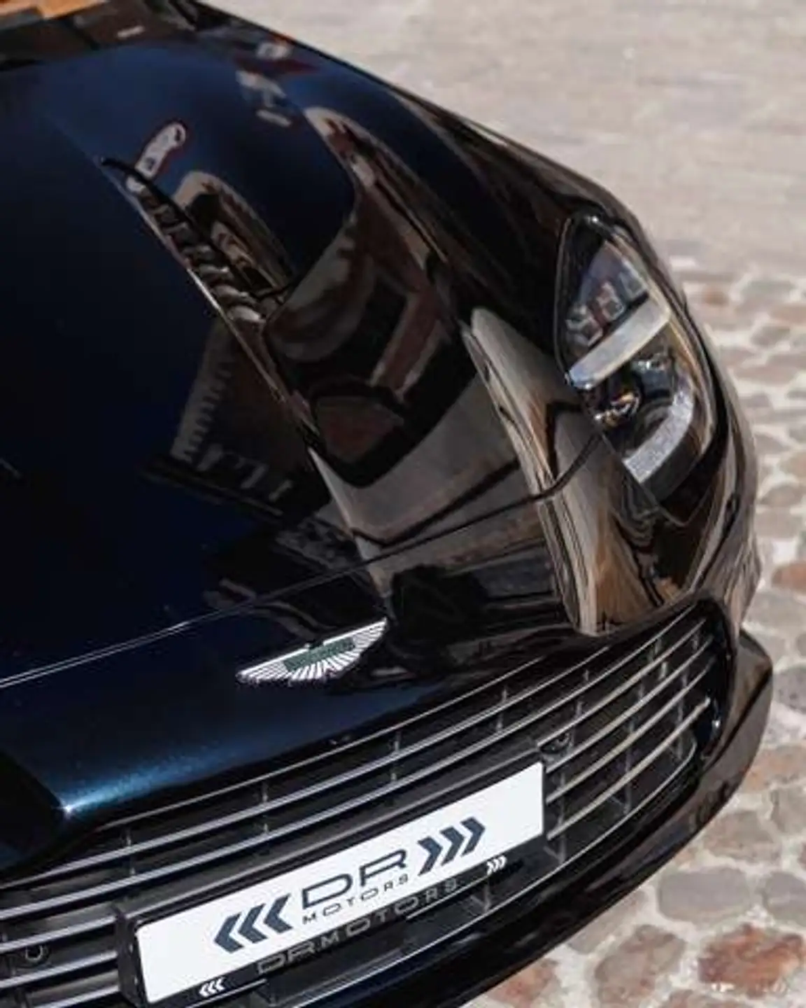 애스턴마틴 뱅퀴시 Coupe 2025 블랙 사진 7