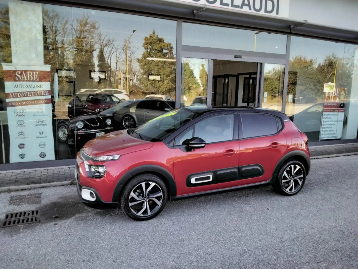 Citroen C3 PureTech 110 S&S EAT6 Shine Pack Rosso - 1