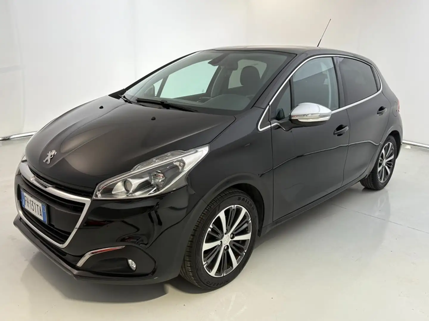 Peugeot 208 5 Porte 1.2 PureTech Allure Nero - 1