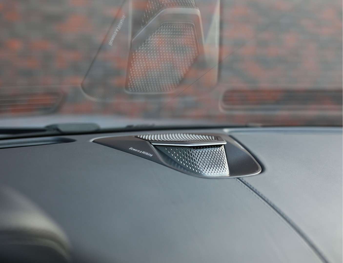 Aston Martin DB12 Volante 4.0 V8 Carbon -  - Joinsteer - #2