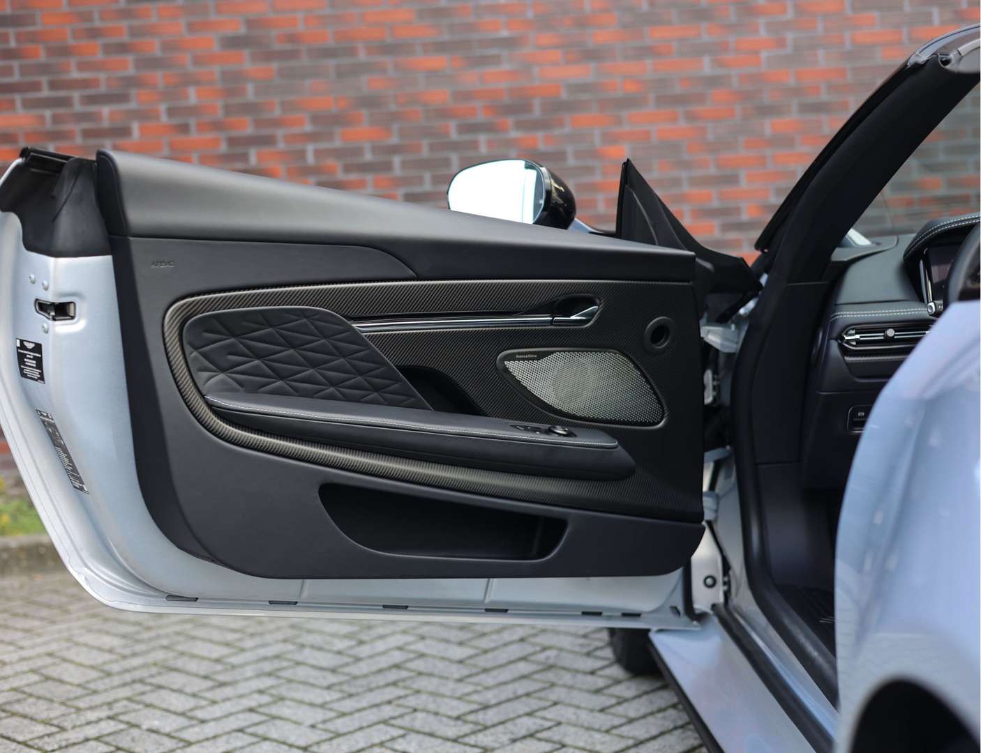 Aston Martin DB12 Volante 4.0 V8 Carbon -  - Joinsteer - #4