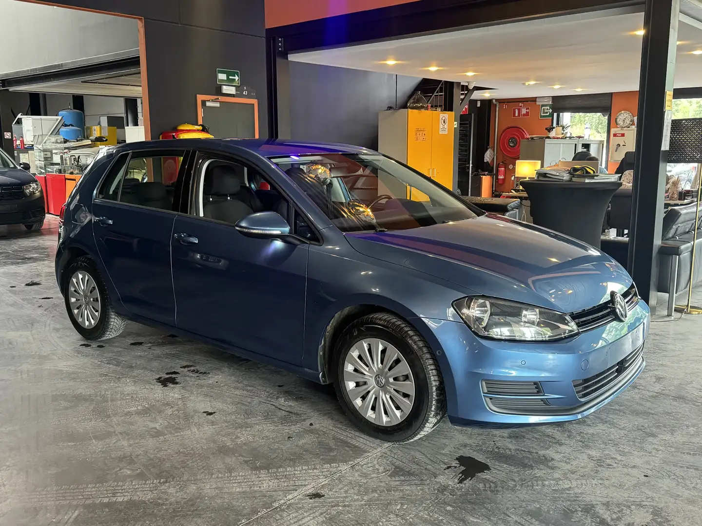 Volkswagen Golf 1.6 CR TDi - A/C - NAVI - MEDIA/TEL - 5 PORTES Bleu - 2