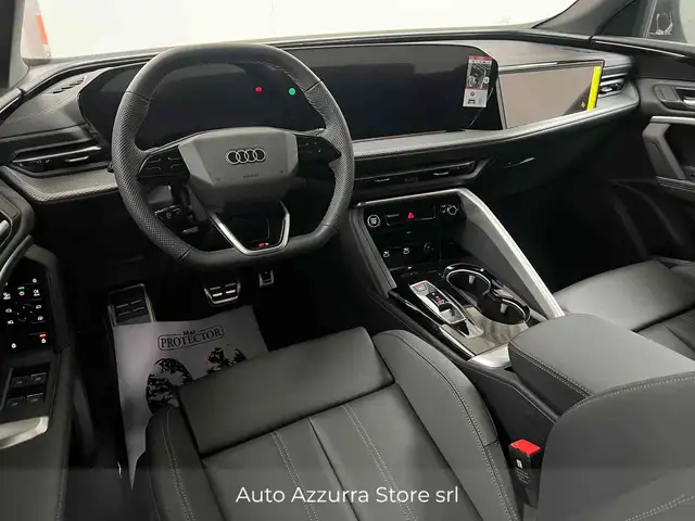 Audi Q5 view 8