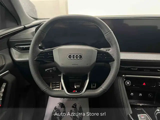 Audi Q5 view 9