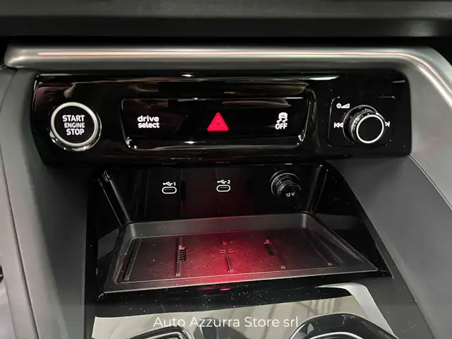 Audi Q5 view 12