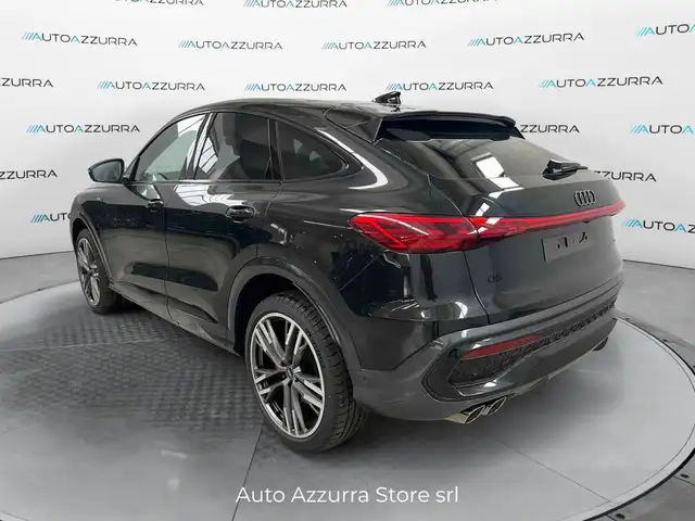 Audi Q5 view 2