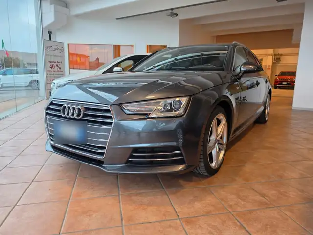 Audi A4 2.0 tdi Sport 150cv S-Line