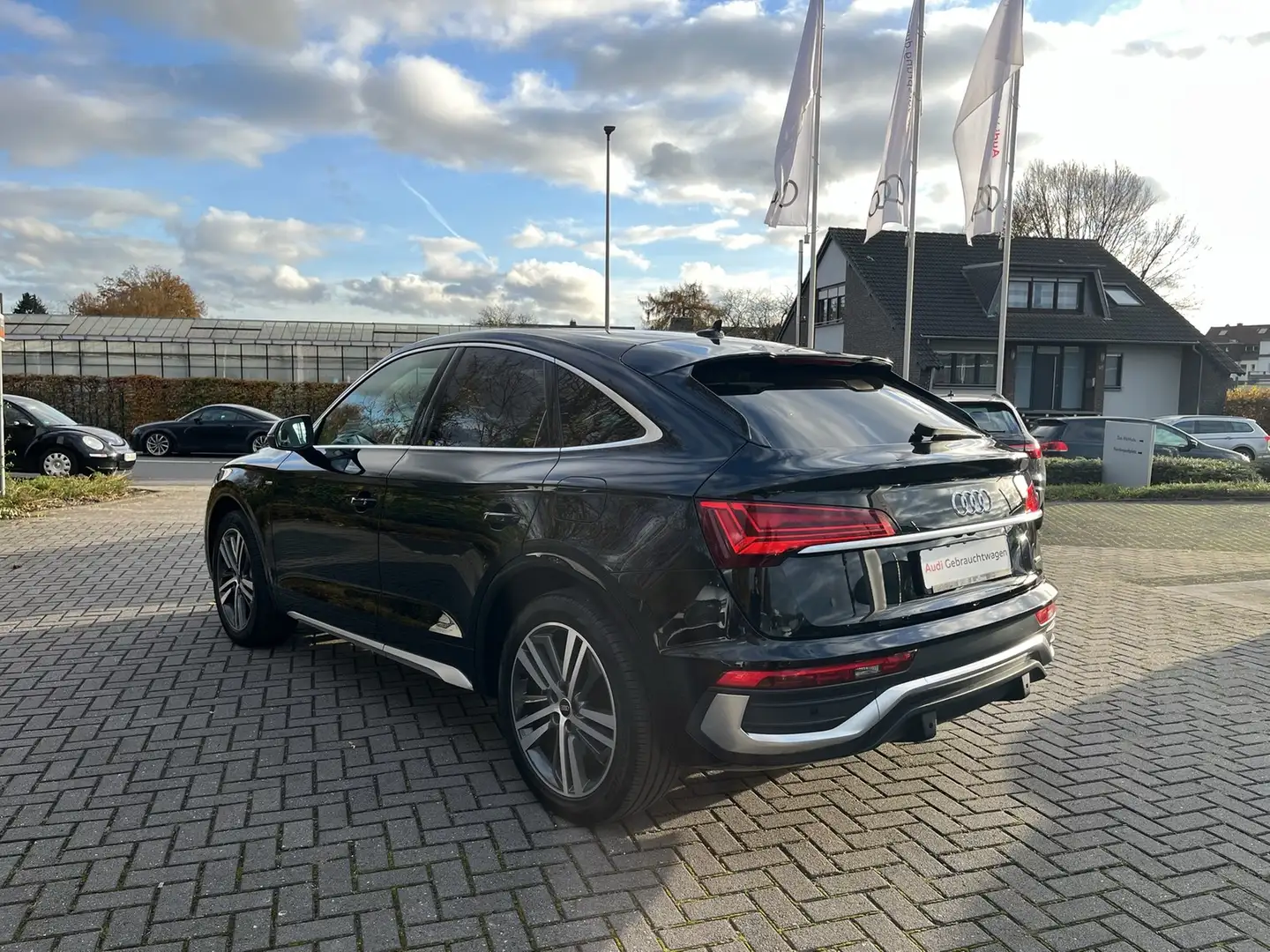 Audi Q5 Sportback 50 TFSI e quattro S line Schwarz - 2
