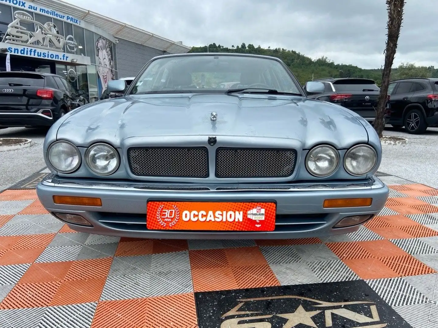 Jaguar XJR 4.0 V6 326 cv Gris - 2