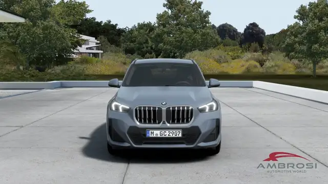 BMW X1 view 4