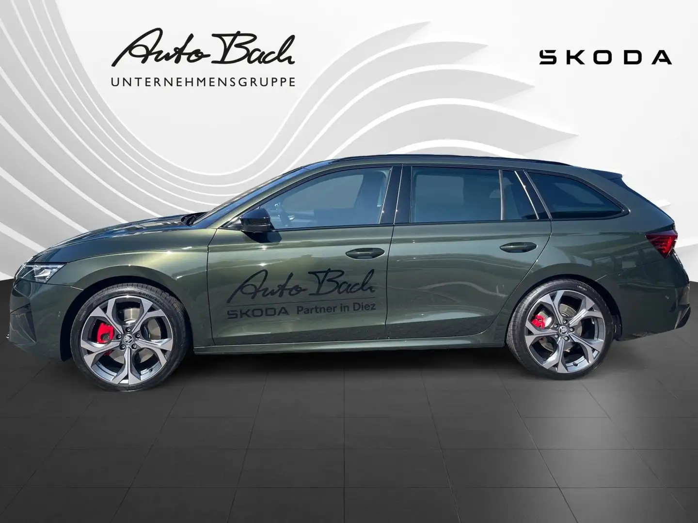 Skoda Octavia Combi RS 2.0 TSI 195 kW 7-Gang-DSG Зелёный - 2
