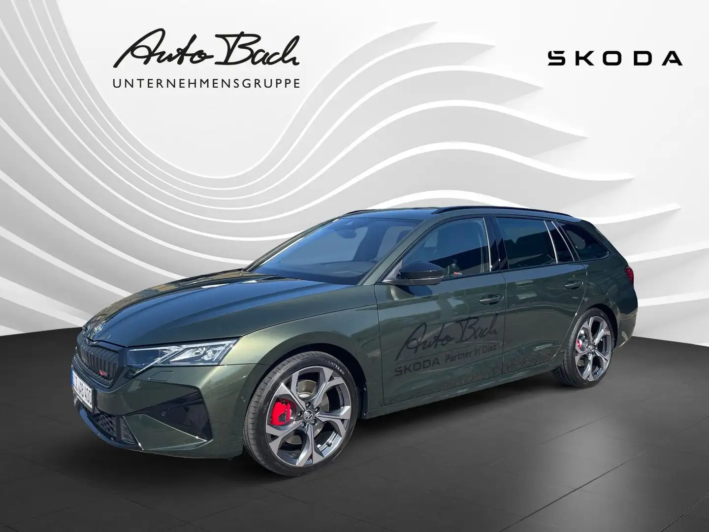 Skoda Octavia Combi RS 2.0 TSI 195 kW 7-Gang-DSG Зелёный - 1