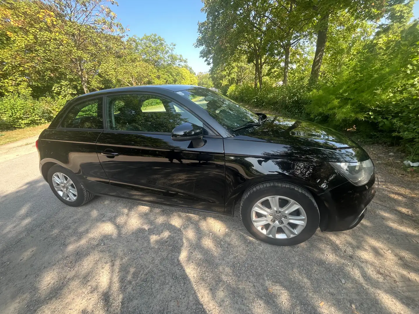Audi A1 A1 1,2 TFSI Attraction Attraction Schwarz - 1