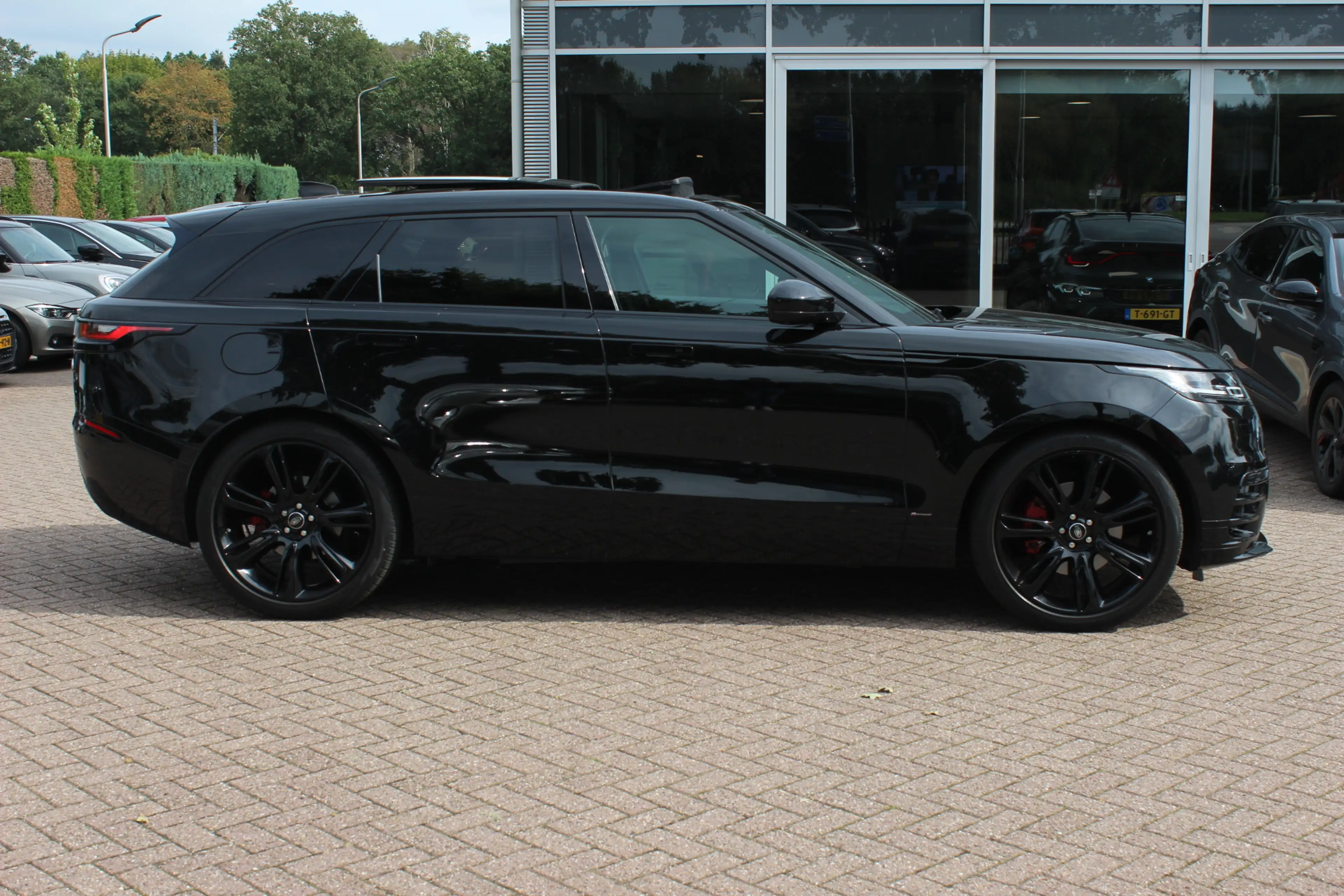 Land Rover Range Rover Velar 2.0 P300 Turbo AWD R-Dynamic SE / Trekhaak / Panor — photo 5