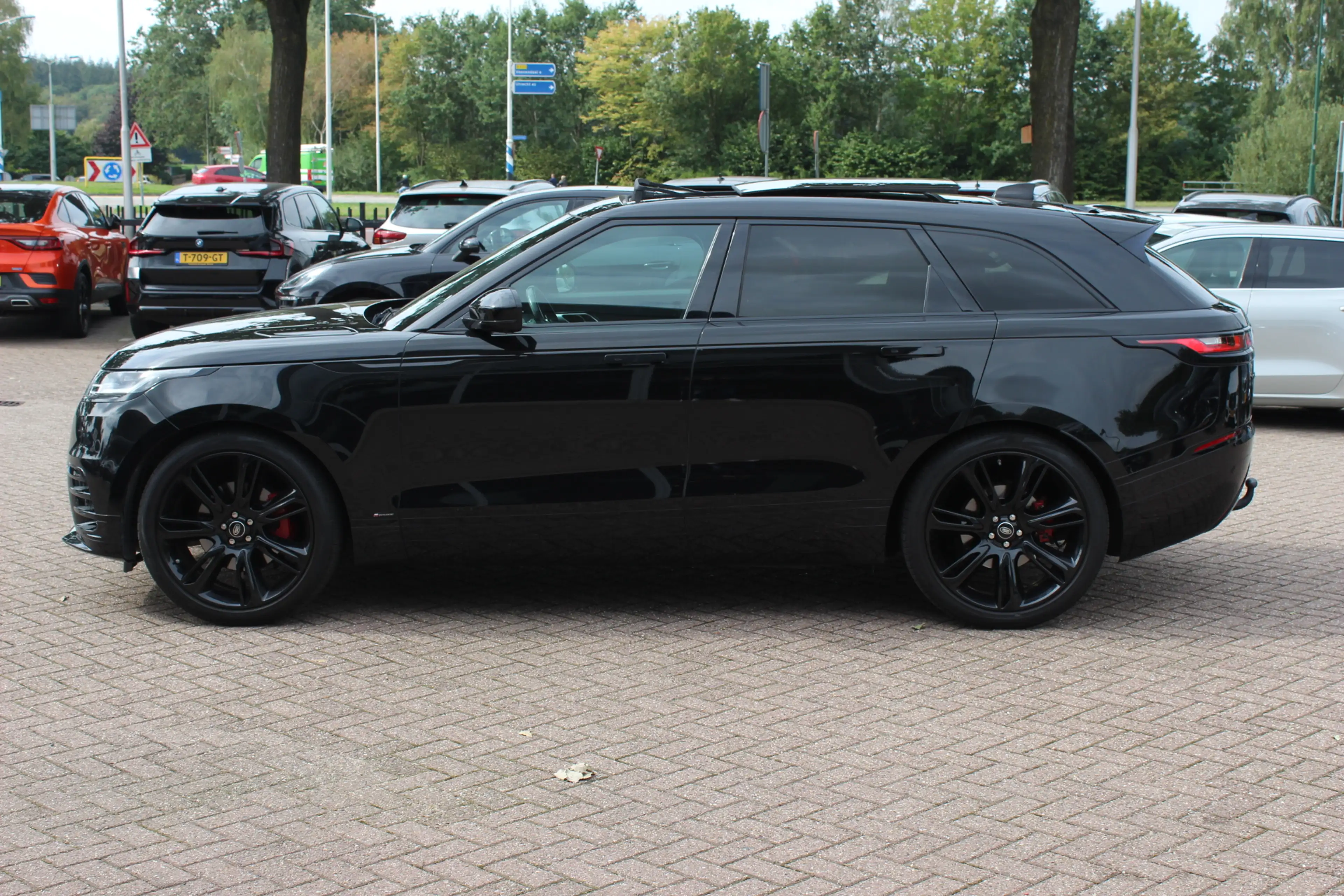 Land Rover Range Rover Velar 2.0 P300 Turbo AWD R-Dynamic SE / Trekhaak / Panor — photo 7